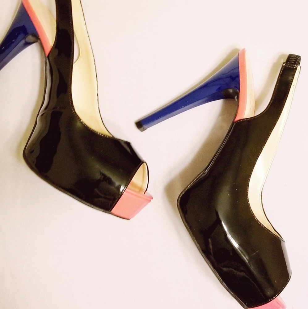 Guess peeptoe pumps